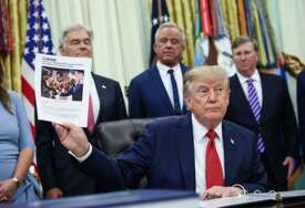 Trump potpisao zakon koji cilja rusku naftu, plin i pomagače Moskve