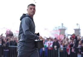 Xhaka podržao ratne zločince, a sada je pod istragom zbog lažiranja Covid potvrde
