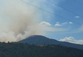 Na području ZHK-a aktivna tri požara, u Sovićima i Ružićima ugroženi stambeni objekti!