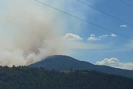 Na području ZHK-a aktivna tri požara, u Sovićima i Ružićima ugroženi stambeni objekti!