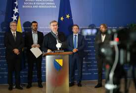 Četrnaest državnih poslanika traži preispitivanje i suspenziju sporazuma Srbije i RS