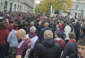 Bordo korteo u rođendanskom raspoloženju zaputio se prema Koševu (VIDEO)