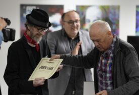 Semezdinu Mehmedinoviću dodijeljena Godišnja nagrada Društva pisaca za roman 'Mali roman o tišini'