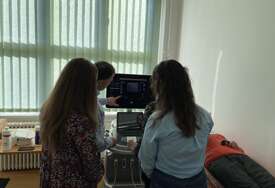 Radionica i donacije BHAG-a povodom 80. godišnjice Medicinskog fakulteta: Više od 130 studenata medicine usvojilo praktične vještine ultrazvučne dijagnostike