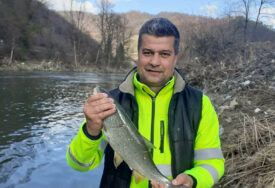 Udruženje Pomozi.ba pokrenulo apel za Bahtiju koji boluje od karcinoma grla