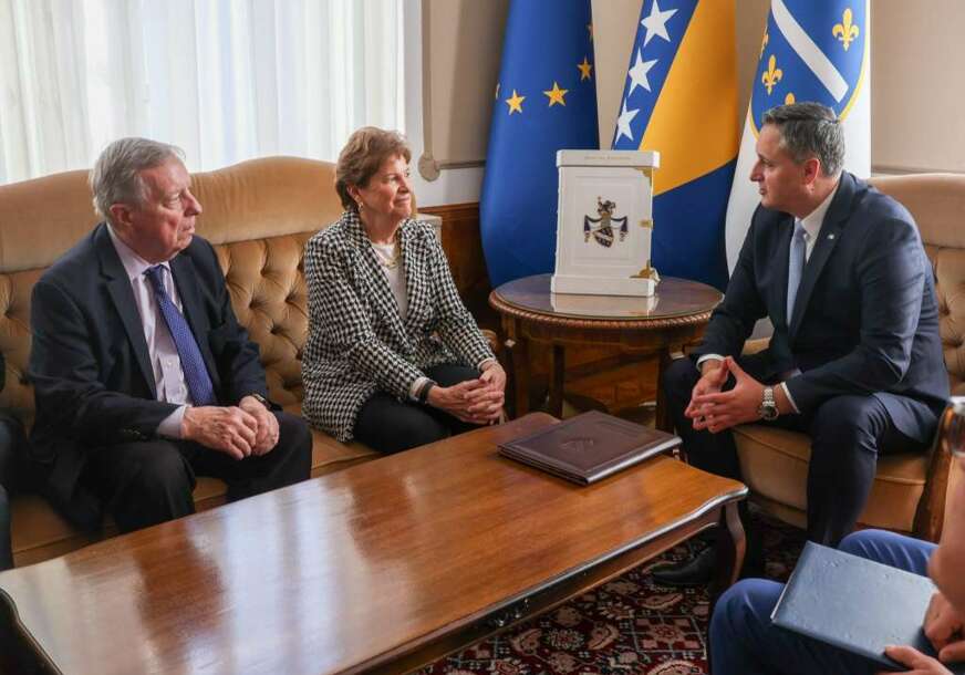 FOTO: KABINET PREDSJEDAVAJUĆEG PREDSJEDNIŠTVA BIH DENISA BEĆIROVIĆA