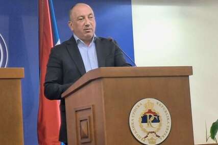 Crnadak: Prvo poslaničko pitanje biće kako je isplaćeno 240 miliona KM Serdarovu