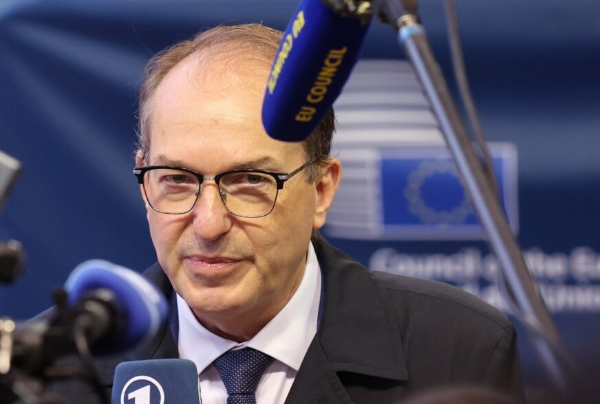 FOTO: EPA/OLIVIER HOSLET