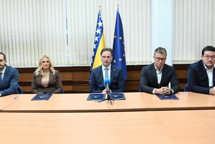 Ministar Hrnjić s predstavnicima ASA banke i ProCredit banke: Nove kreditne linije za finansiranje investicija na poljoprivrednim gazdinstvima