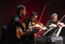 Mirza Redžepagić i SA Sinfonietta održali koncert u SARTR-u, završni nastup u Kaknju 13. oktobra