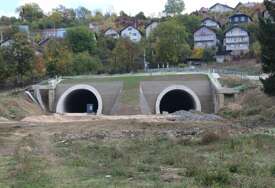 I TO JE ŽIVOT Narod voli da sluša lijepe priče (FOTO)