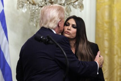 Skandal trese Trumpovu omiljenu ambasadoricu: "Stalno tulumari, ništa ne plaća, vrijeđa ljude"