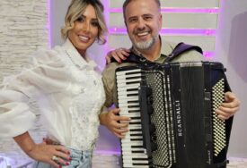 Asmira Osmančević uz maestra na harmonici Muhameda Šehića Hamića napravila veliki povratak
