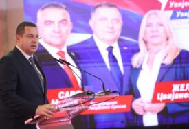 Kovačević: Minić i Cvijanović vode