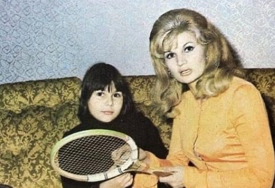 (FOTO) KĆERKA SILVANE ARMENULIĆ DANAS JE PROFESORKA Naslijedila majčinu ljepotu, a evo čime se bavi