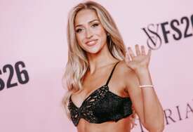 Pjevačica Tate McRae ukrala show na Victoria's Secret modnoj reviji: Nastupala u donjem vešu