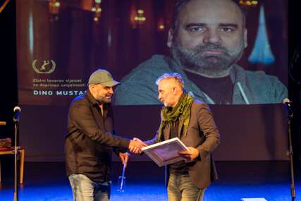 Dini Mustafiću dodijeljen Zlatni lovorov vijenac Festivala MESS za poseban doprinos umjetnosti teatra