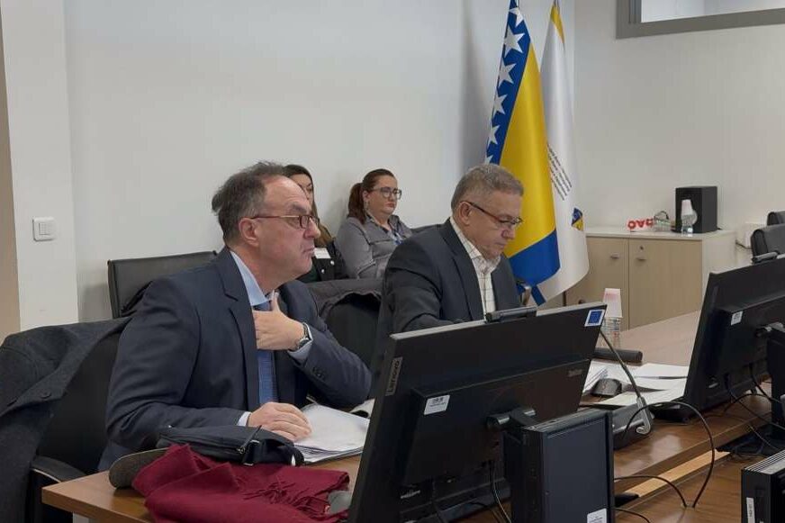 FOTO: DETEKTOR/ RANKO DEBEVEC I NJEGOV PUNOMOĆNIK KERIM ČELIK NA DISCIPLINSKOM ROČIŠTU