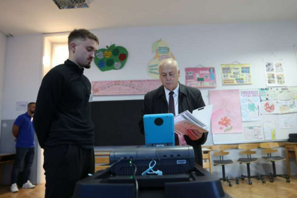 Hadžiabdić i Arnautović pozvali birače da obave građansku dužnost, zamolili za strpljenje