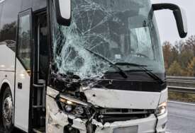 Dva autobusa iz BiH sudarila se na autoputu u Njemačkoj: "Kantić udario u Murić Trans"