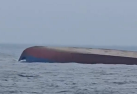 Rumunija pokrenula operaciju spašavanja broda, do sad spašeno 9 mornara (VIDEO)