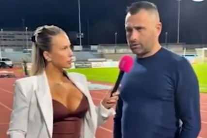 Bivši Džekin trener pokušavao je skrenuti pogled  s dekoltea prelijepe Čehinje: Njegova reakcija postala je hit na društvenim mrežama (VIDEO)