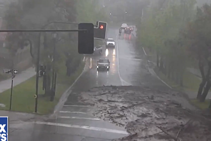 STRAŠNE SCENE IZ ČILEA Saobraćaj se odvijao normalno, a onda je naišla bujična kataklizma i počela nositi sve pred sobom (VIDEO)