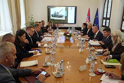Hrvatska ostaje pri zahtjevu za povratom broda Jadran od Crne Gore