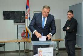 Dodik nakon glasanja: Svi u RS treba da imaju automatsko dvojno državljanstvo