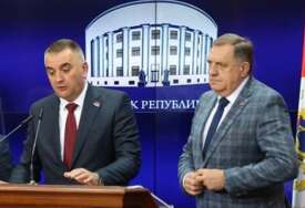 Dodik napao novinara BHRT-a: "Vrati taj mikrofon, haj vozi ..."