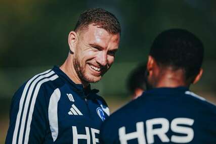Džeko se vratio u Njemačku, Schalke se oglasio