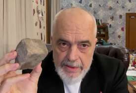 Edi Rama: Dron s eksplozivom trebao je pogoditi zgradu Vlade. To nisu studenti