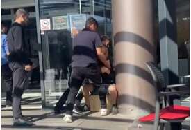 VIDEO Građani u Sarajevu uhvatili džeparoša, drugi muškarac uspio pobjeći