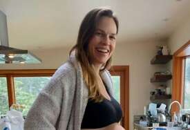 Hilary Swank u 53. godini čeka treće dijete