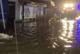 U Istanbulu zatvorene sve škole