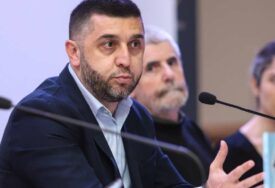 Čubro: "Rezultati Općih izbora očekivani, sada imamo nekoliko..."