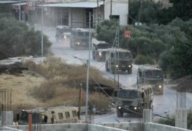 Palestinci protestuju u Hebronu protiv prisilnog raseljavanja