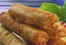 Šest listova tijesta, 600 g piletine i 200 g gljiva: Mali pileći burek koji se prži, a ne peče