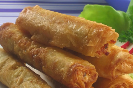 Šest listova tijesta, 600 g piletine i 200 g gljiva: Mali pileći burek koji se prži, a ne peče