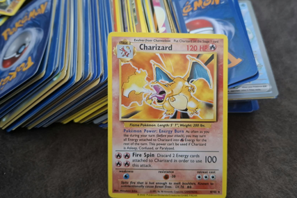 Penzioner iz Velike Britanije postao milioner prodajom Pokemon karata s tavana