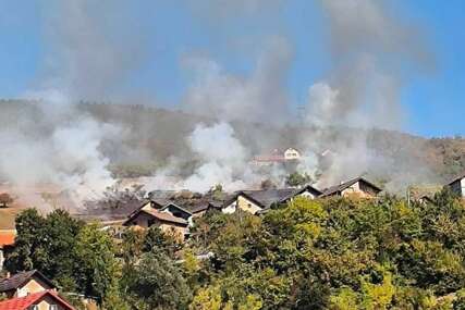Požar u Sarajevu: Gori nisko rastinje na brdu Žuč