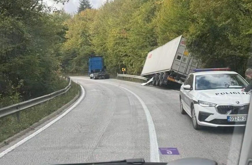 FOTO: TERETNJACI SREBRENIK