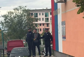 Sarajlija osumnjičen da je na zidu u Istočnom Sarajevu napisao "genocidaši", policija ga odvela na mjesto događaja