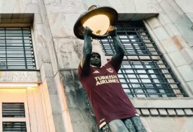 FK Sarajevo povodom 80 godina kluba izradio novi dres, "obukli" su i kralja Tvrtka! (FOTO)