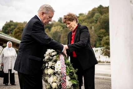 Američki senatori Jeanne Shaheen i Dick Durbin posjetili Memorijalni centar Srebrenica: "Njihova podrška poslala je važnu poruku"