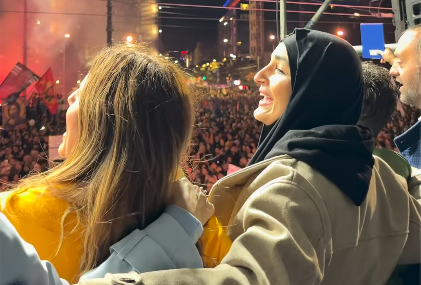 Pjesma Amire Medunjanin odjeknula Beogradom na završnom skupu Studentske liste