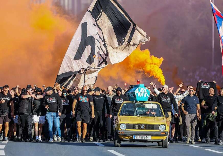 FOTO: X/CALLE ℌ GRADA
