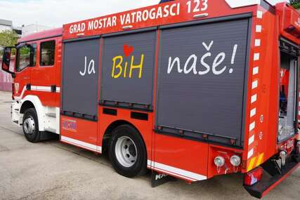 Mostar nabavio navalno vatrogasno vozilo za potrebe vatrogasaca