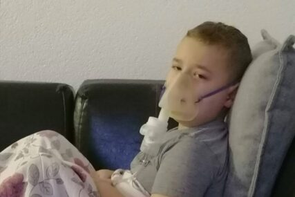 Pomozimo dječaku Vedadu koji se bori plućnim bolestima